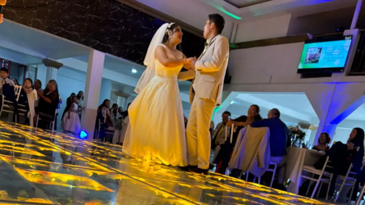 Boda en salón Andasadi