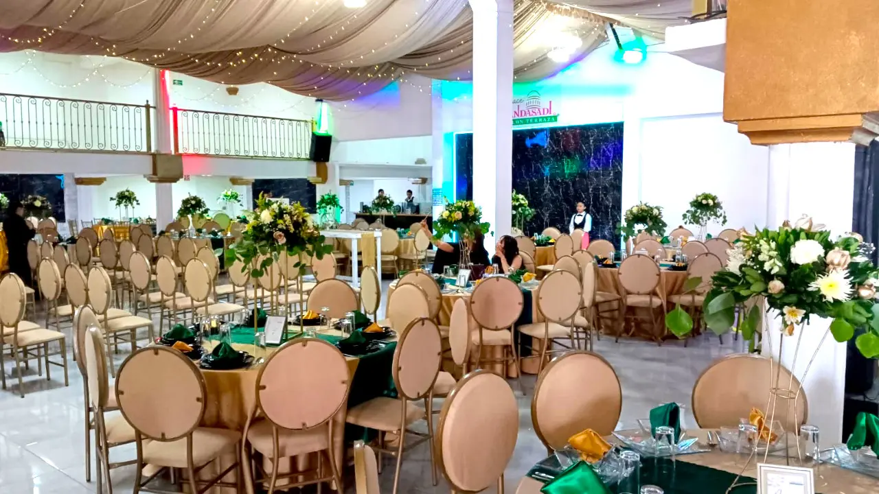 Fiesta de graduación en salón Andasadi
