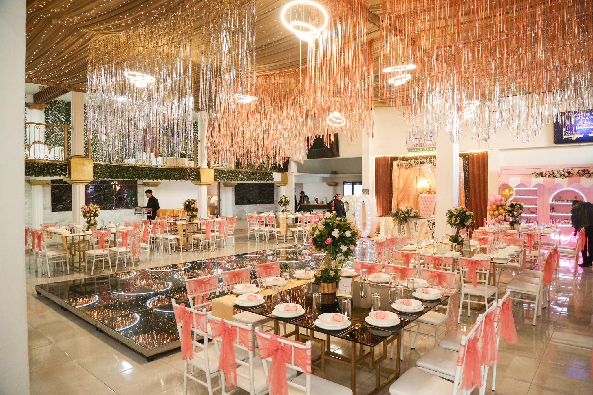 Salón Palace montado para XV años